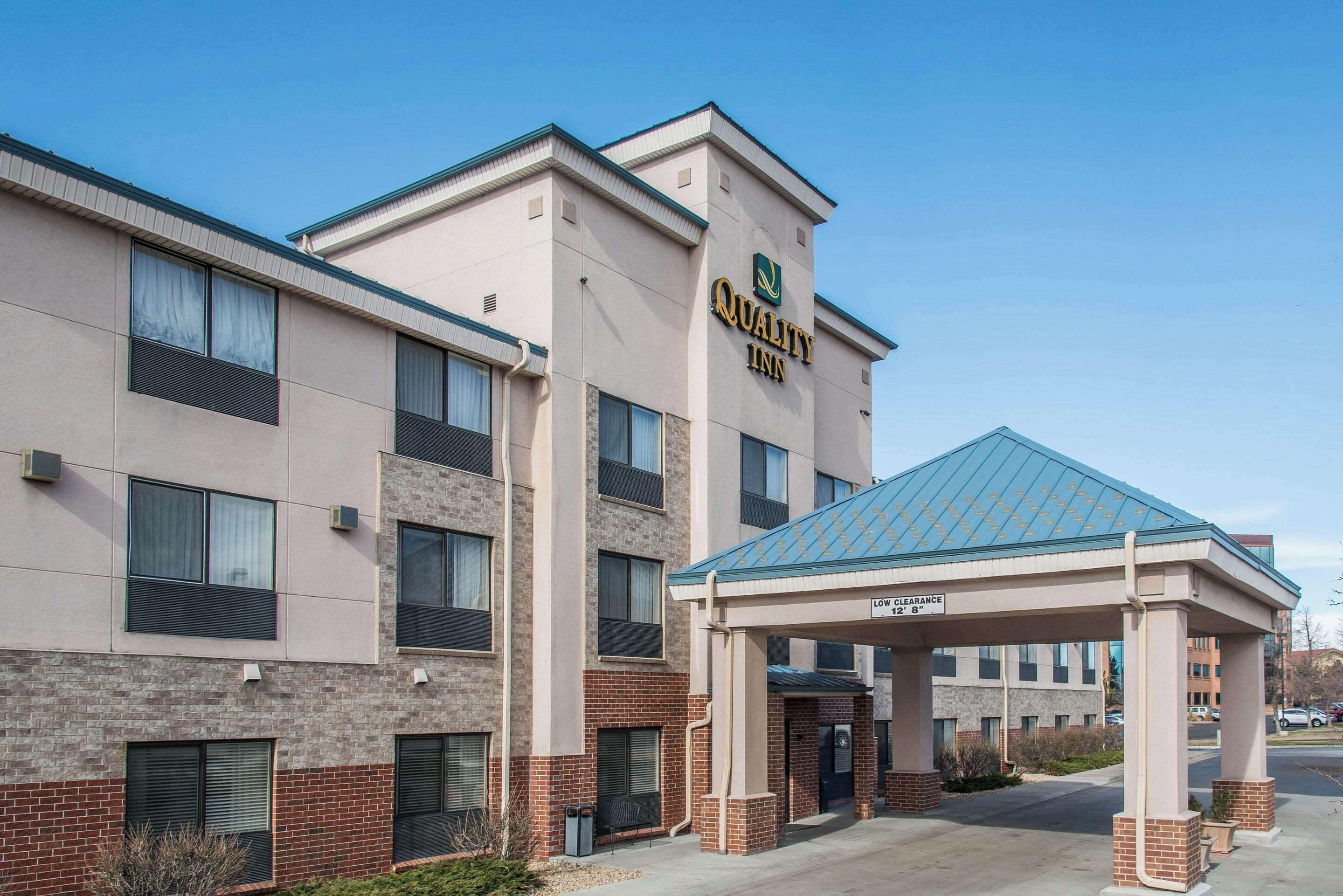 4 Affordable 2-Star Hotels Close to Butterfly Pavilion