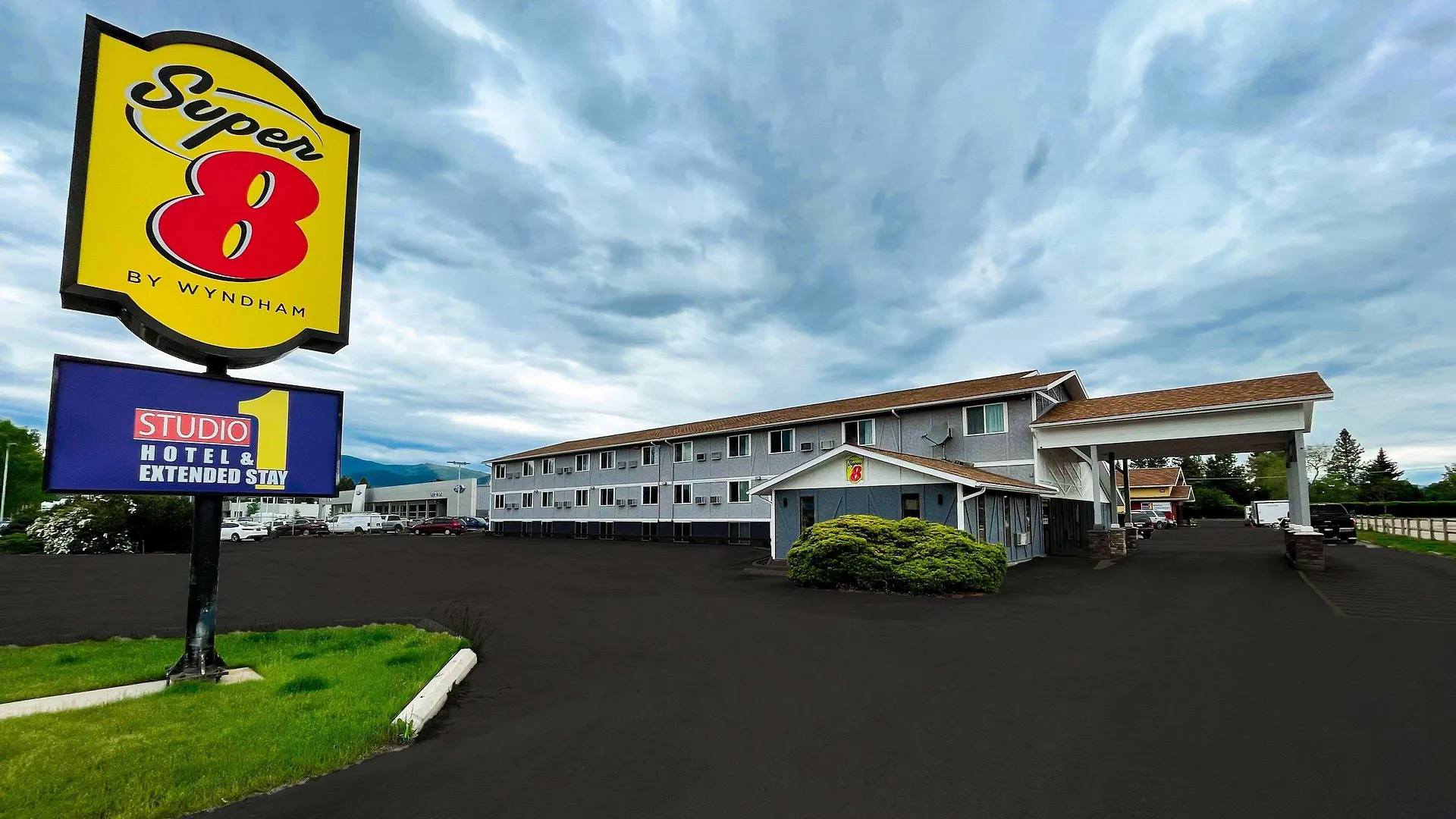 6 Smart Airport Hotels Near Fort Missoula to Book Now