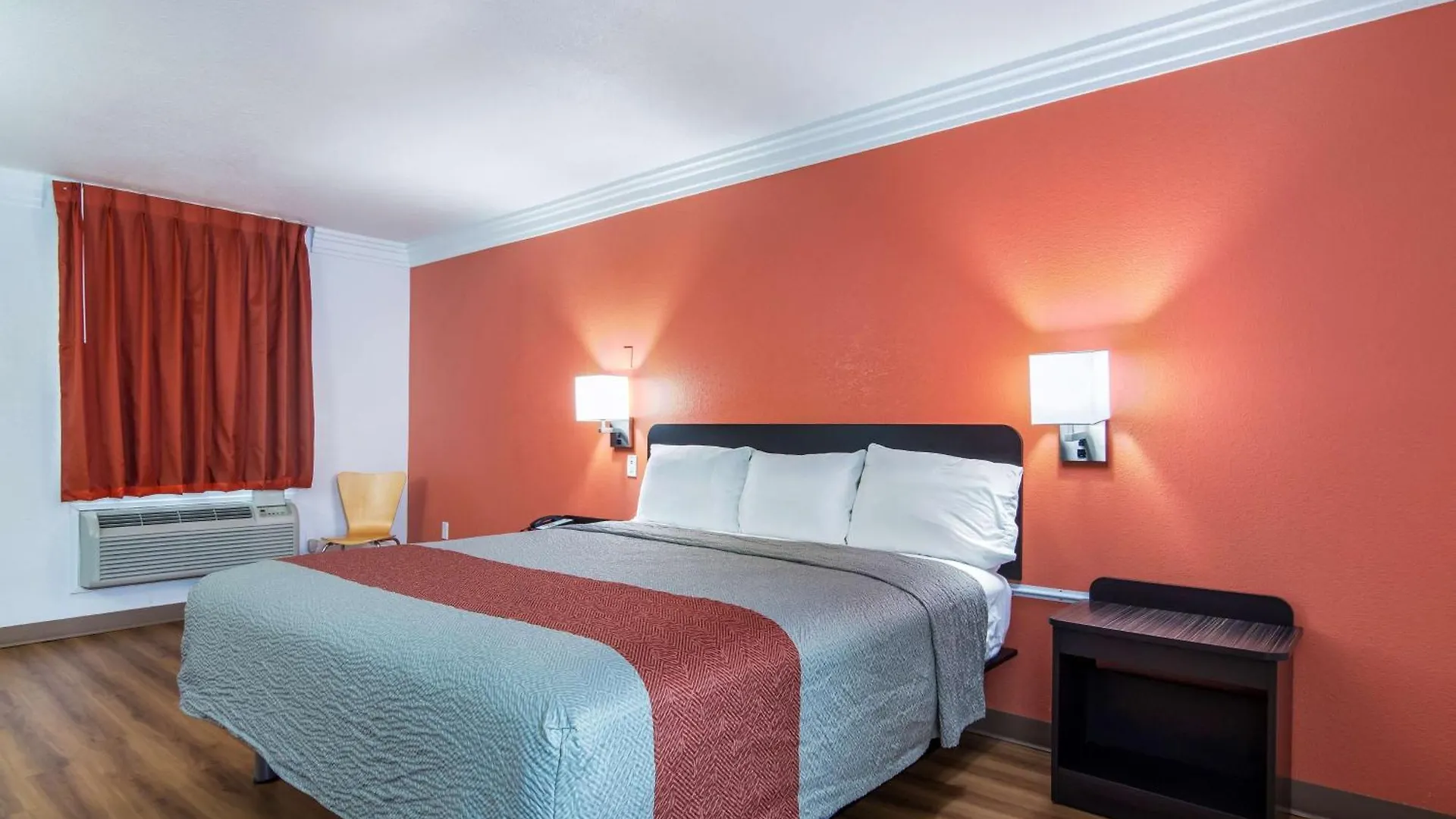 15 Top-Rated Hotels for Solo Travelers in Texas
